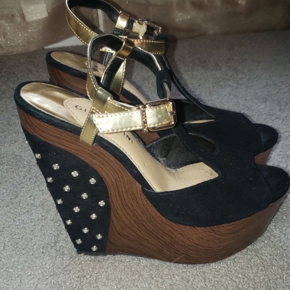Gianni Bini suede and rhinestone wedges sz 7.5